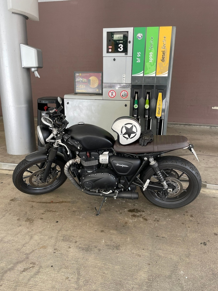 TRIUMPH Street Twin 900 i