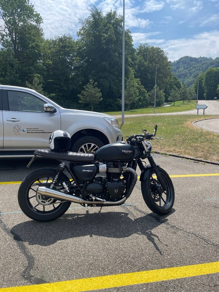 TRIUMPH Street Twin 900 i