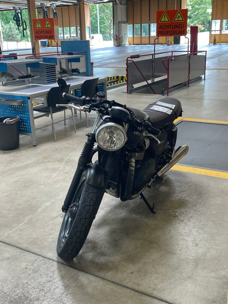 TRIUMPH Street Twin 900 i