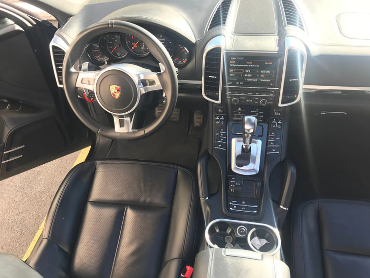 Porsche Cayenne V6 Tiptronic - Luxus trifft Performance Porsche Porsche Cayenne 3.6 V6 TipT