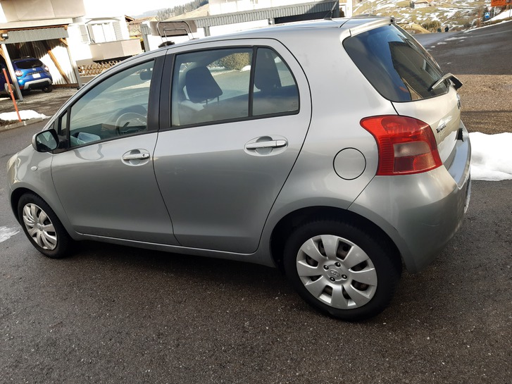 Toyota Yaris 1.3 16V Linea Luna in Top-Zustand Toyota Toyota Yaris 1.3 16V Linea Luna