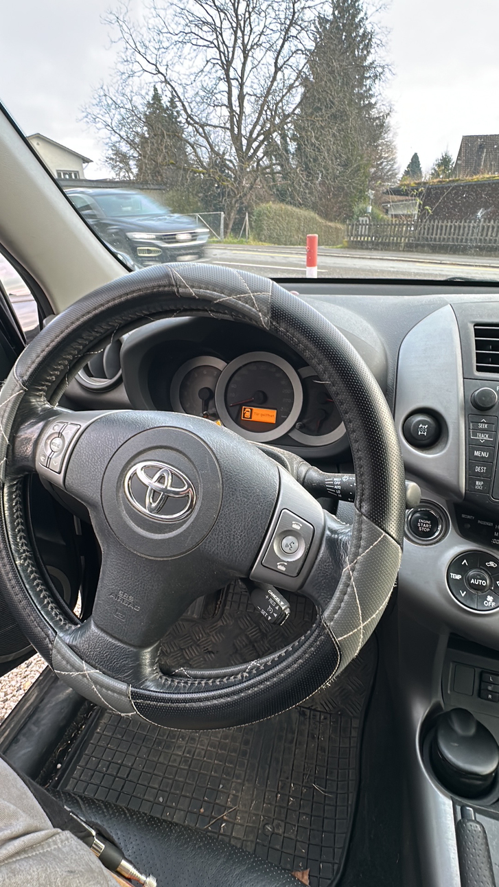 Toyota RAV4 2.2 D-4D 177 Linea Luna