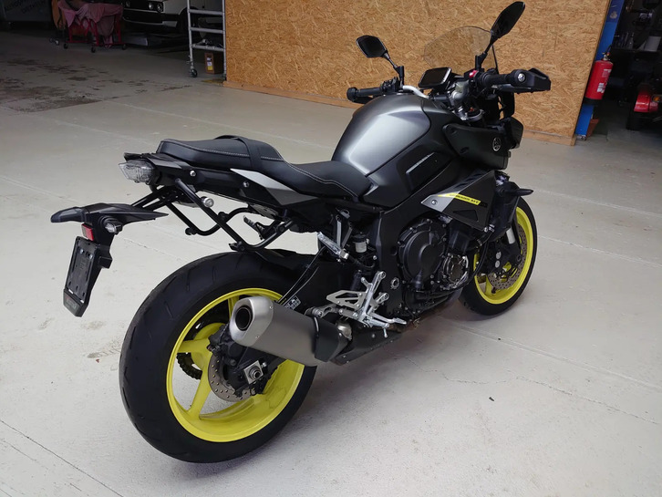 YAMAHA MT-10 ABS