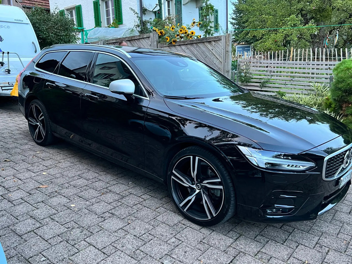 Volvo V90 2.0 T6 R-Design AWD Volvo V90 2.0 T6 R-Design AWD