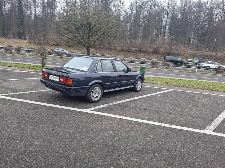 BMW E30 325iX