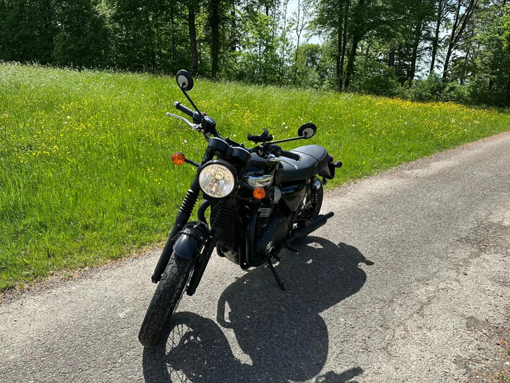 TRIUMPH Bonneville 900 i T 214