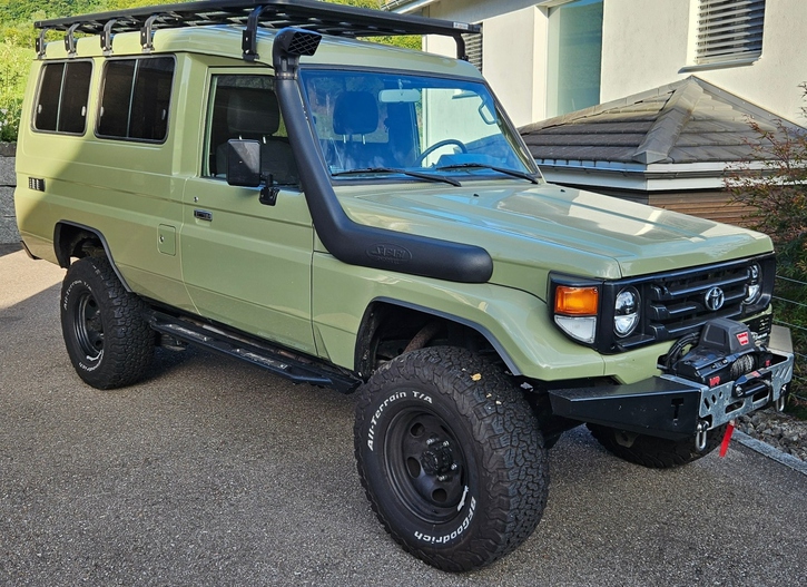 Toyota Land Cruiser 400 Hdt Long 4.2D Toyota Land Cruiser 400 Hdt Long 4.2D