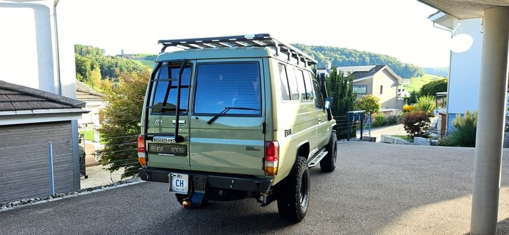 Toyota Land Cruiser 400 Hdt Long 4.2D