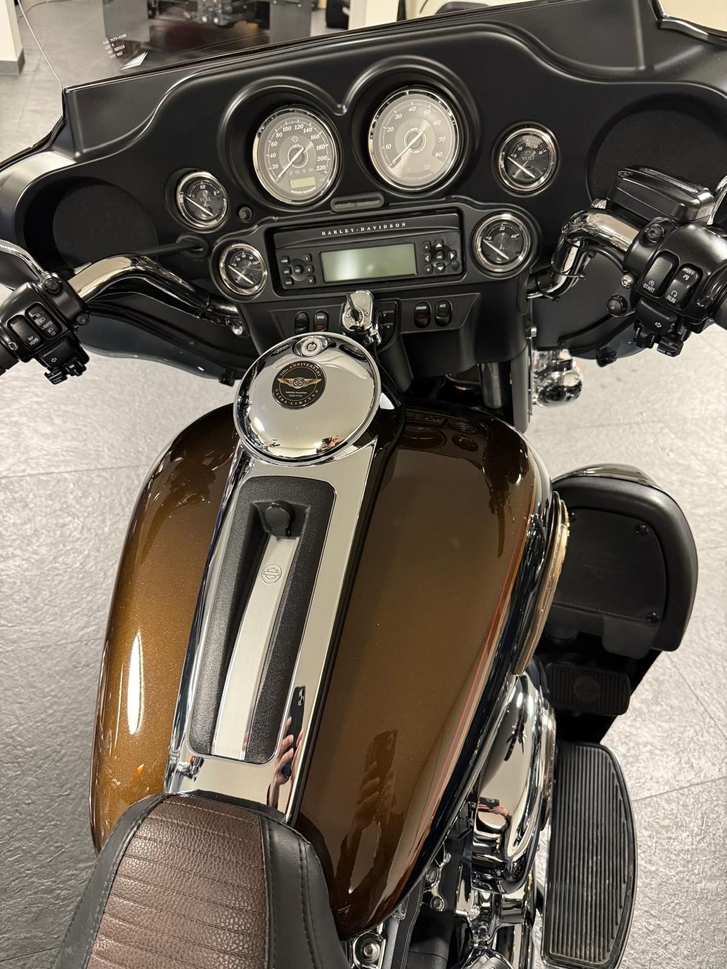 Harley-Davidson FLHTK Ultra Limited Anniversary HARLEY-DAVIDSON HARLEY-DAVIDSON FLHTK Electra Glide Ultra Limited Anniversary