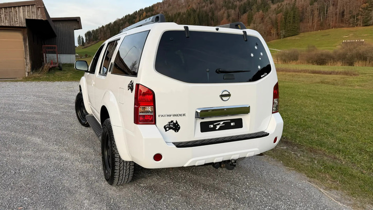 Nissan Pathfinder 2.5 dCi Platinum Offroad-SUV Nissan Nissan Pathfinder 2.5 dCi Platinum