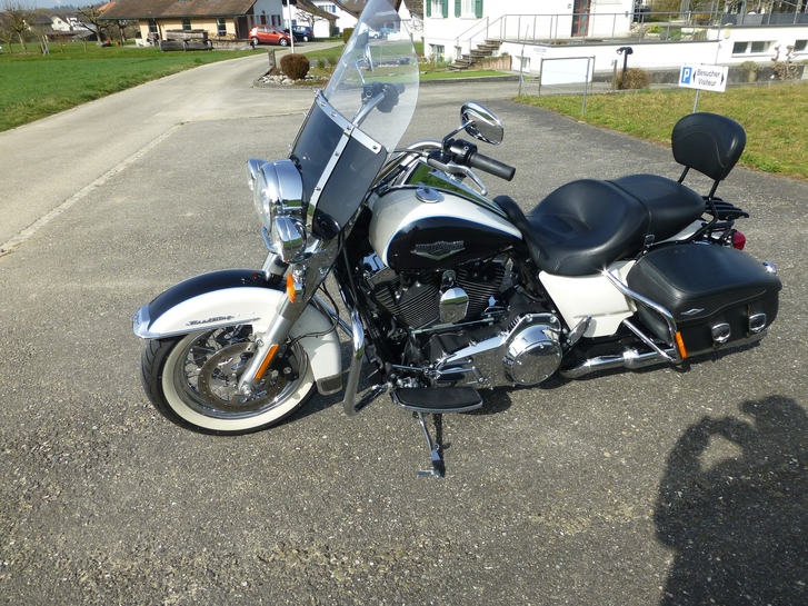 HARLEY-DAVIDSON FLHRC Road King 103 ABS
