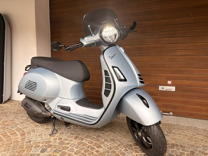 PIAGGIO Vespa GTS 300 Super Tech ABS