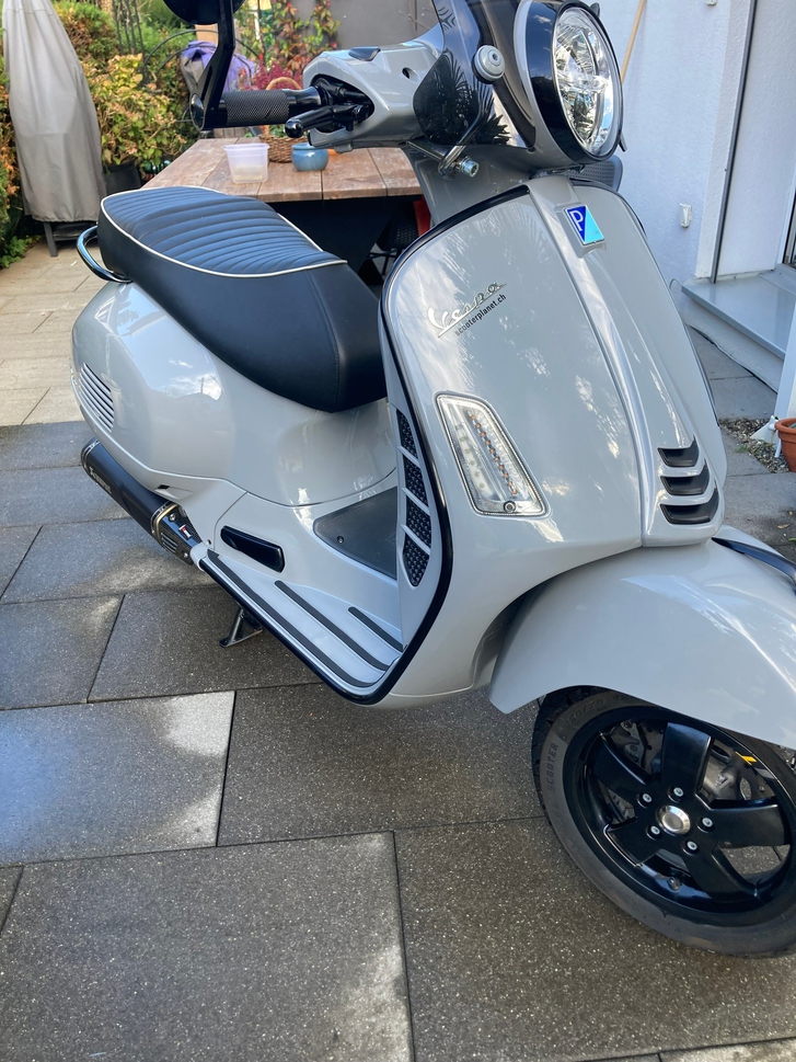 PIAGGIO Vespa GTS 300 HPE Super Tech ABS/ASR