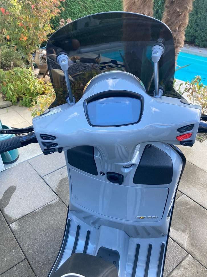 PIAGGIO Vespa GTS 300 HPE Super Tech ABS/ASR