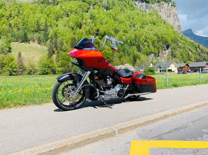 HARLEY-DAVIDSON FLTRXSE Road Glide Special 117 CVO
