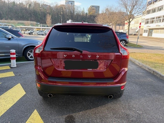 Volvo XC60 2.4 D3 Summum AWD mit Premium-Ausstattung Volvo Volvo XC60 2.4 D3 Summum AWD