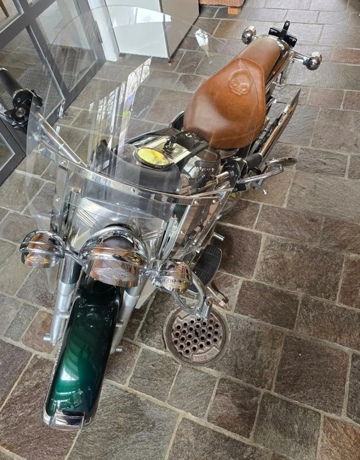 Harley-Davidson FLSTN Heritage Softail - Oldschool-Klassiker HARLEY-DAVIDSON HARLEY-DAVIDSON FLSTN Heritage Softail