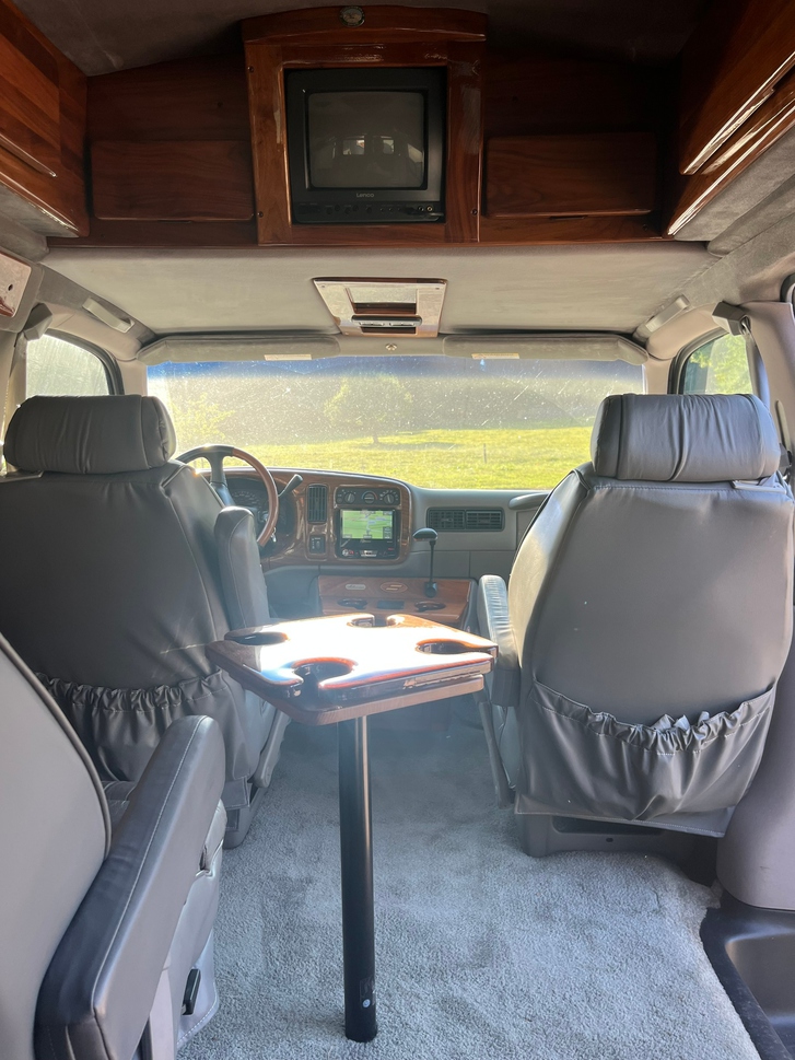 CHEVROLET Starcraft 5.7 V8  Ausbau mit massiv Nussbaumholz