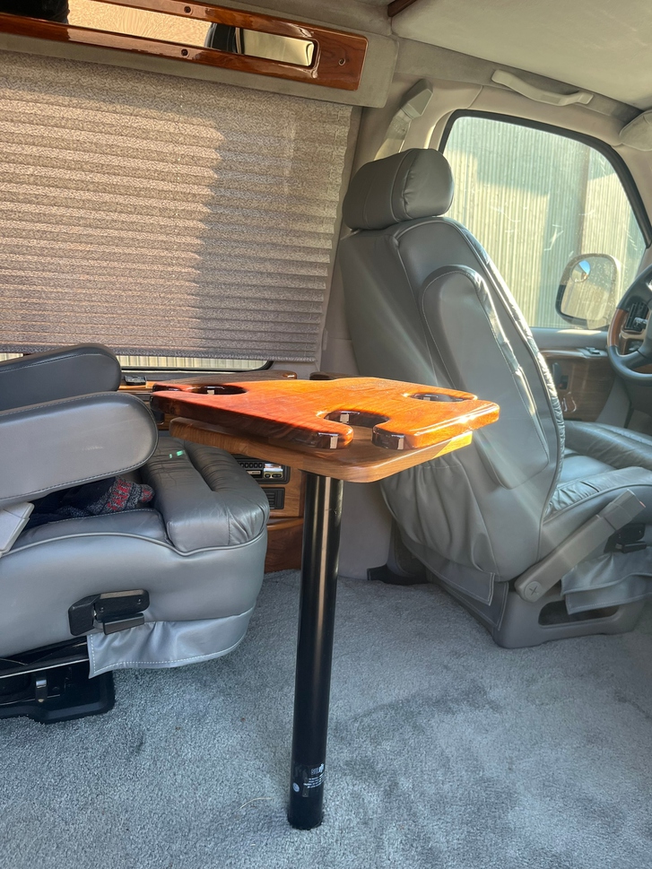 CHEVROLET Starcraft 5.7 V8  Ausbau mit massiv Nussbaumholz