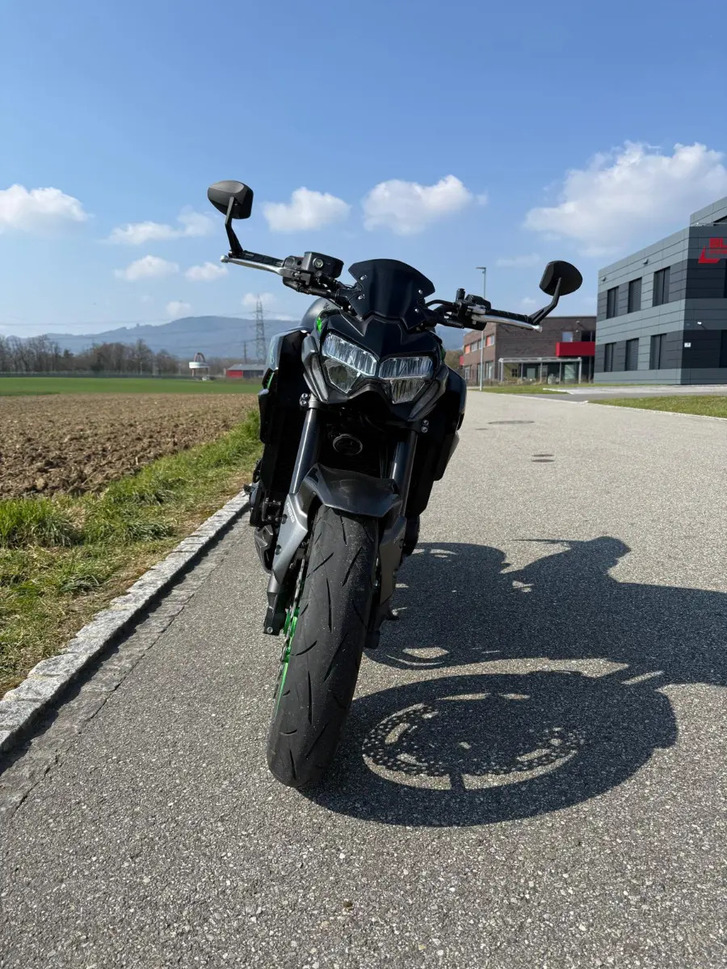 Kawasaki Z 900 mit Stage 1 Paket, Top Zustand KAWASAKI KAWASAKI Z 900 (35kW)