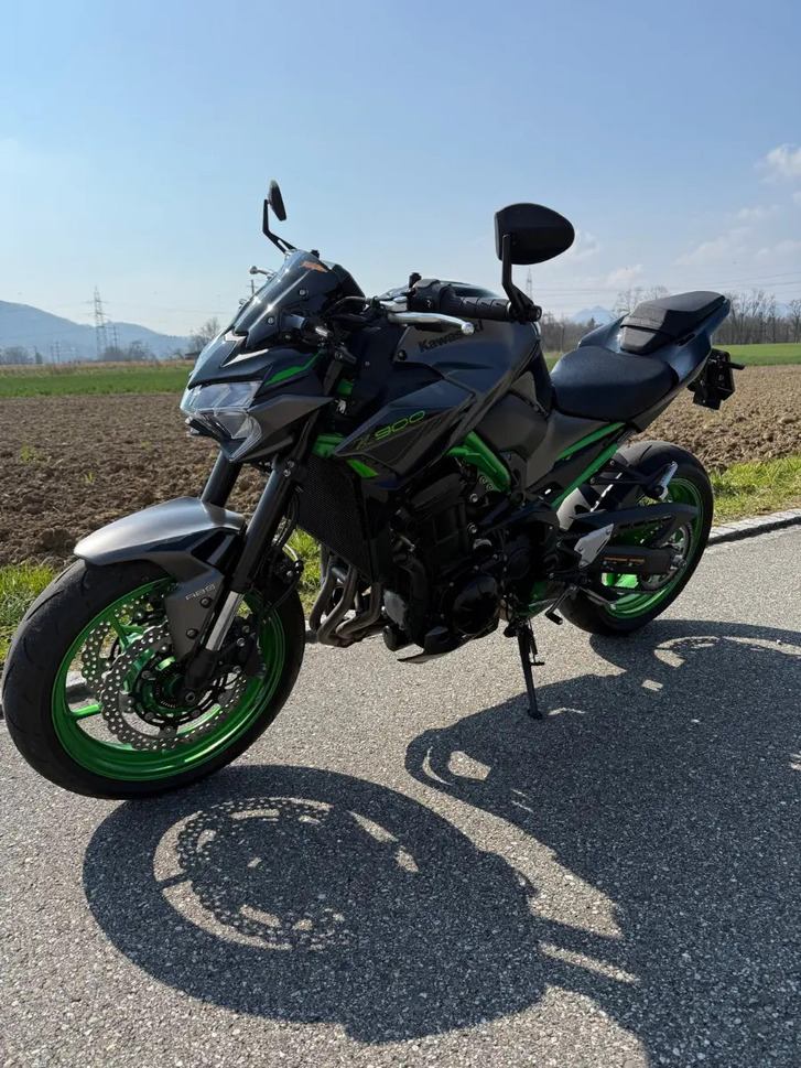 Kawasaki Z 900 mit Stage 1 Paket, Top Zustand KAWASAKI KAWASAKI Z 900 (35kW)