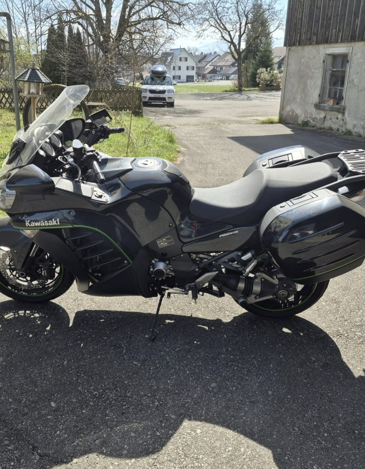 Kawasaki GTR 1400 ABS - Top Ausstattung KAWASAKI KAWASAKI GTR 1400 ABS