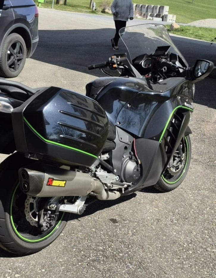 Kawasaki GTR 1400 ABS - Top Ausstattung KAWASAKI KAWASAKI GTR 1400 ABS