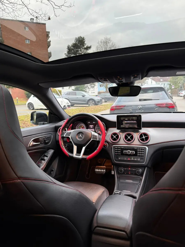 Mercedes-Benz CLA 250 AMG Line â Top Ausstattung Mercedes-Benz Mercedes-Benz CLA-Klasse C117 CLA 250 AMG Line