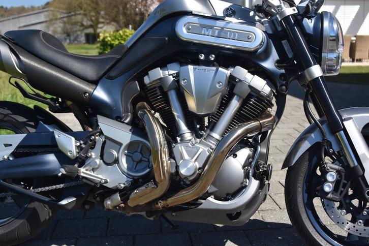 YAMAHA MT-01