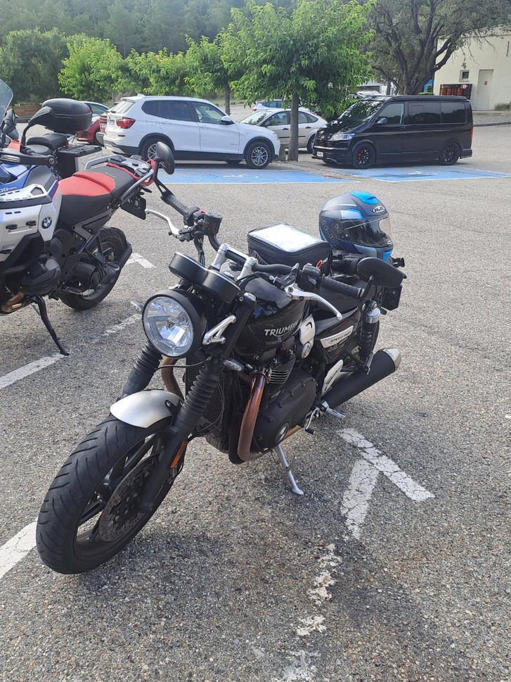 TRIUMPH Speed Twin 1200