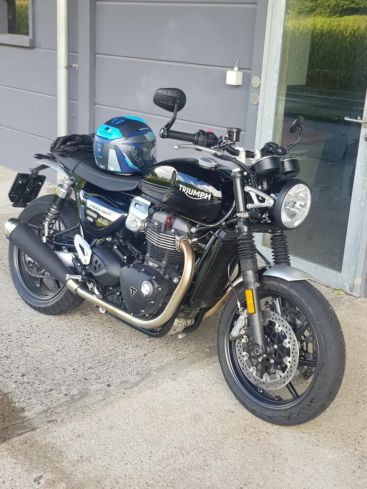 TRIUMPH Speed Twin 1200