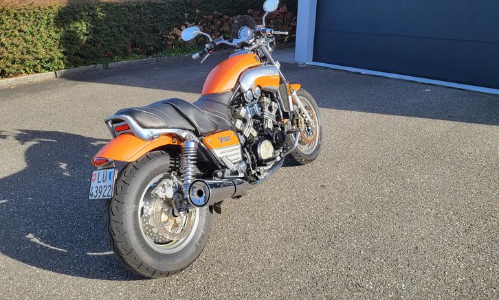 YAMAHA Egli Vmax