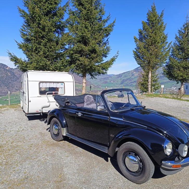 VW  Käfer 1303 Cabrio mit Queck Wohnanhänger
