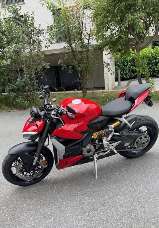 DUCATI Streetfighter V2