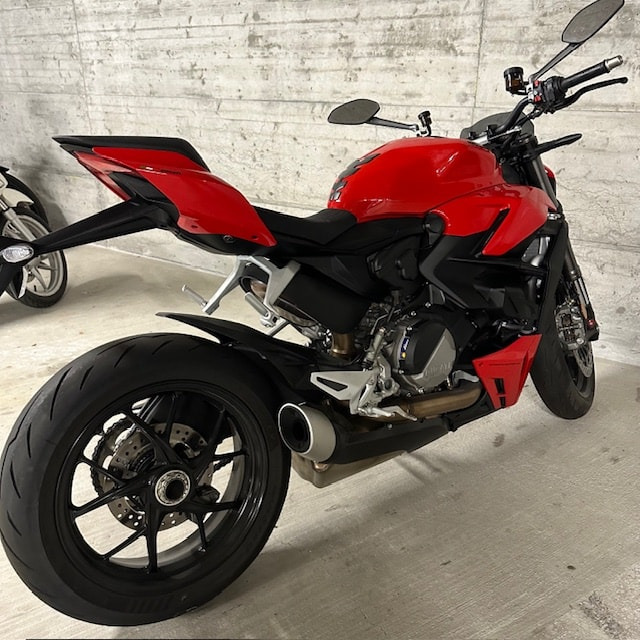 DUCATI Streetfighter V2