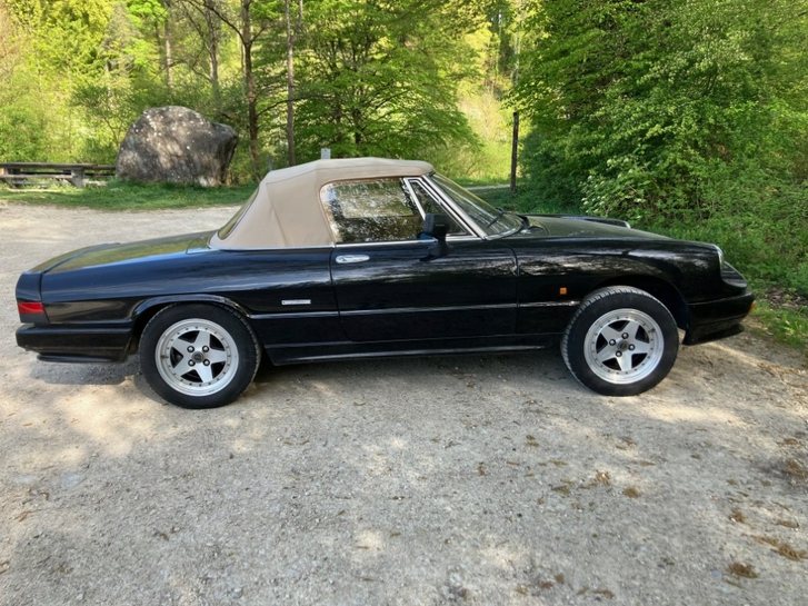 Alfa Romeo Spider 2.0