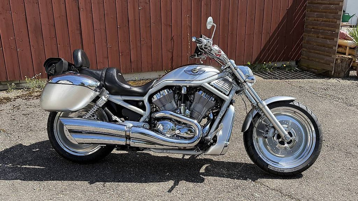 HARLEY-DAVIDSON VRSCA V-rod 1200