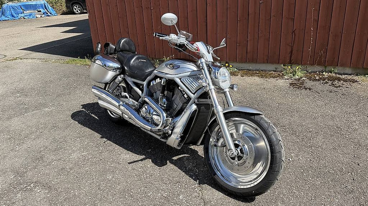HARLEY-DAVIDSON VRSCA V-rod 1200