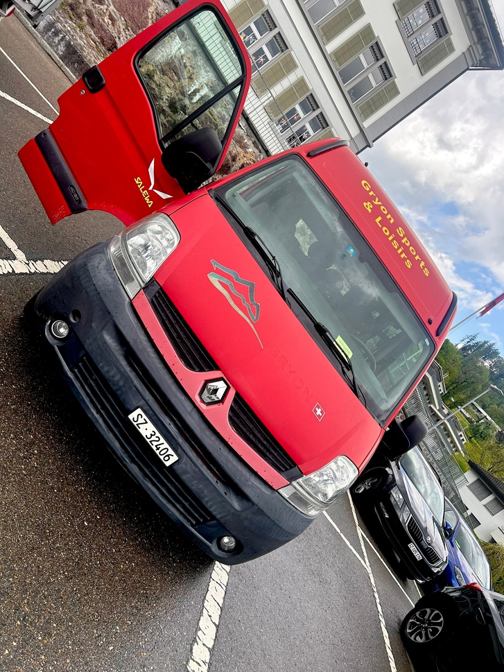 Renault Master Bus 3.9 t L3 16 Pl. 2.5 dCi 120