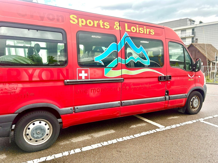 Renault Master Bus 3.9 t L3 16 Pl. 2.5 dCi 120