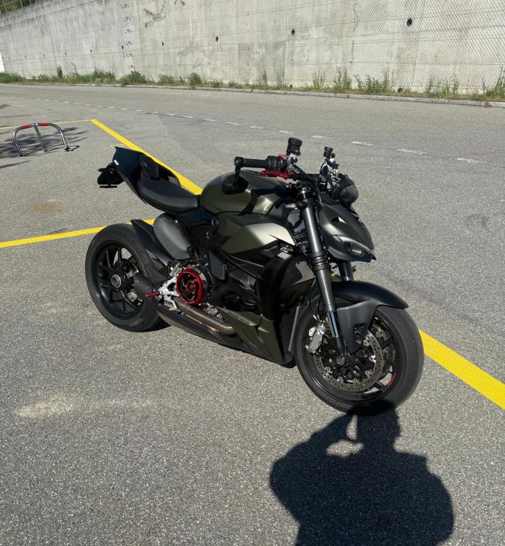 DUCATI Streetfighter V2