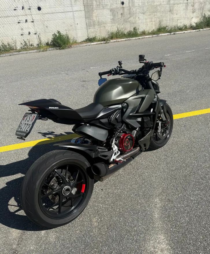 DUCATI Streetfighter V2