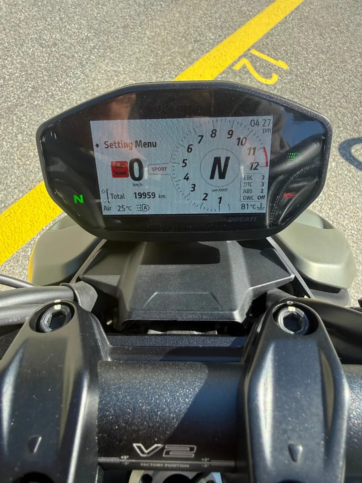 DUCATI Streetfighter V2