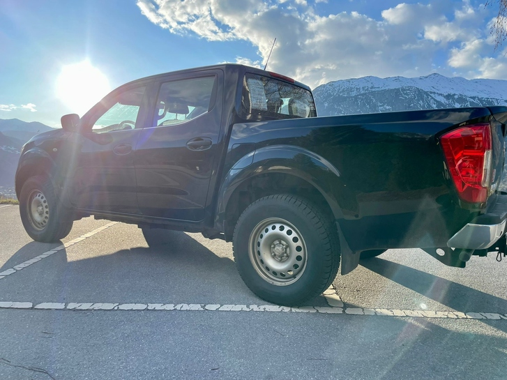 NISSAN Navara Double Cab  2.3 dCi 4WD