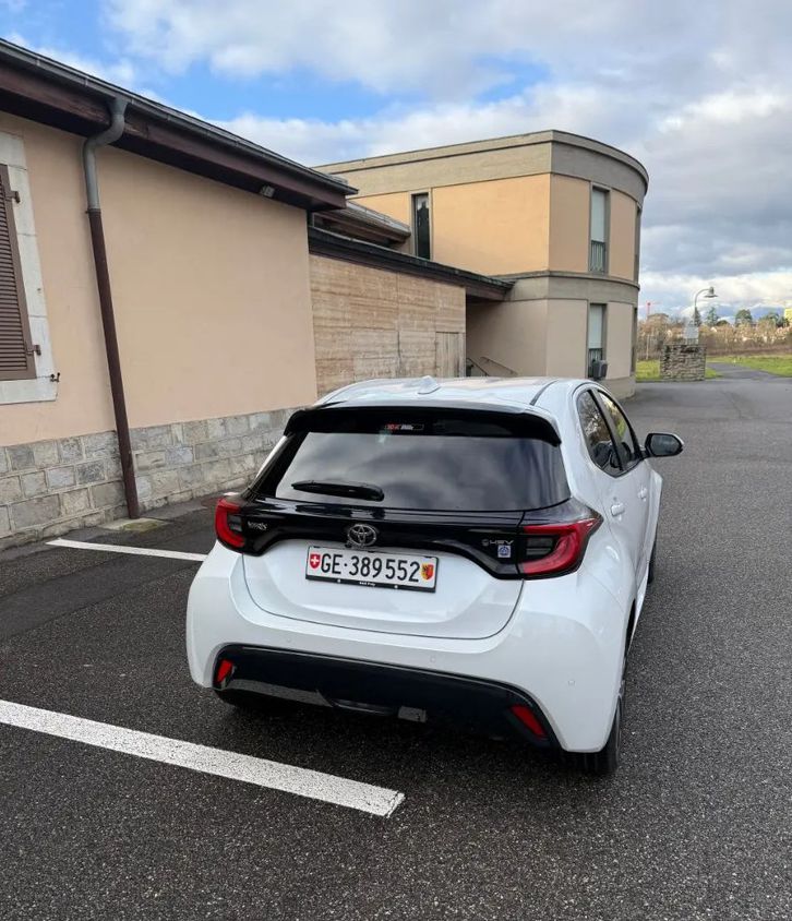 Toyota Yaris 1.5 VVT-i HSD Premium