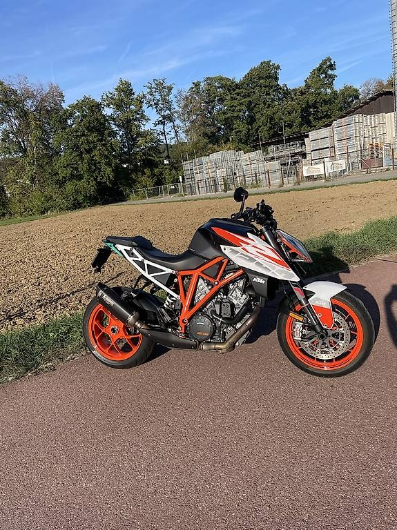 KTM 1290 Super Duke R in Top Zustand, sofort fahrbereit KTM KTM 1290 Super Duke R