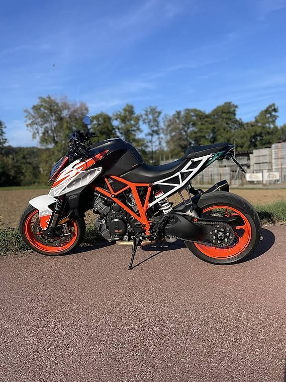 KTM 1290 Super Duke R in Top Zustand, sofort fahrbereit KTM KTM 1290 Super Duke R