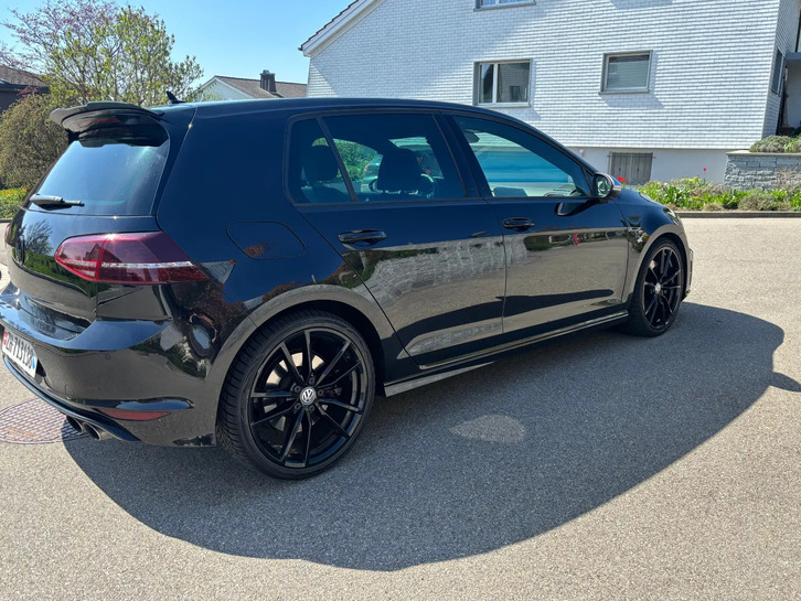 VW Golf VII 2.0 TSI R DSG 4motion