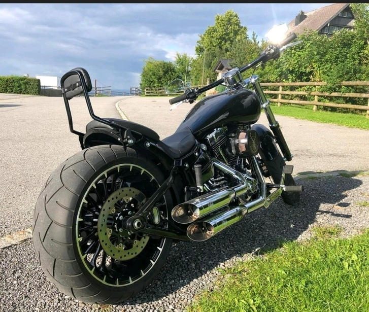 Harley-Davidson FXSB Breakout 103 ABS - Top Angebot HARLEY-DAVIDSON HARLEY-DAVIDSON FXSB Breakout 103 ABS