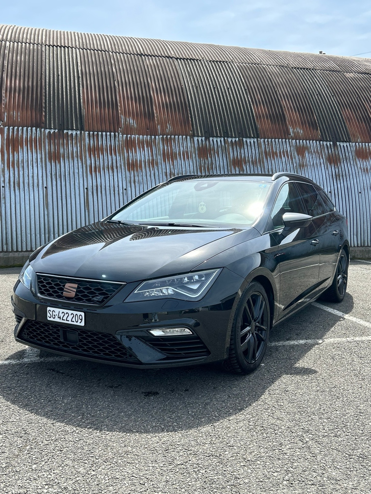 SEAT Leon ST 2.0 TSI 300 Cupra 4Drive DSG